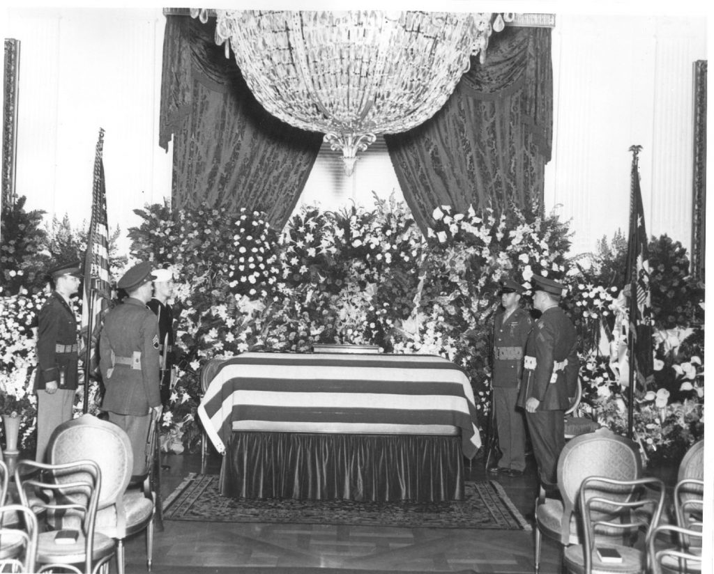 Franklin D. Roosevelt’s funeral service in the East Room of the White ...